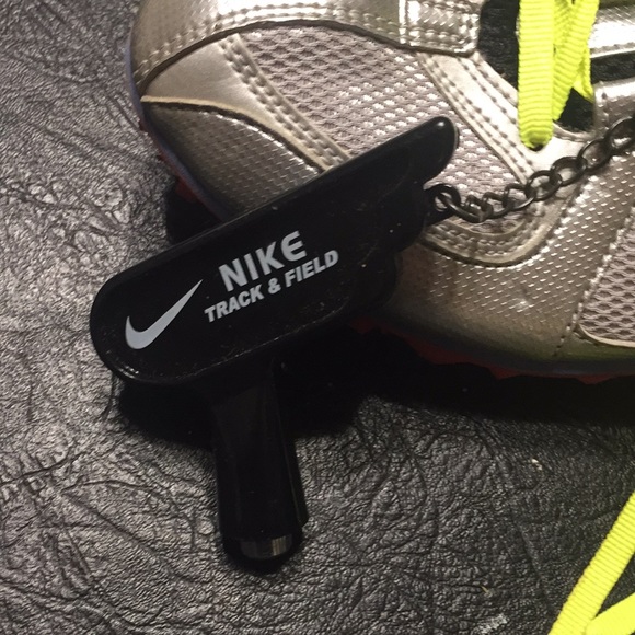 Nike Track shoes size 5.5 with cleat changer - Picture 4 of 4
